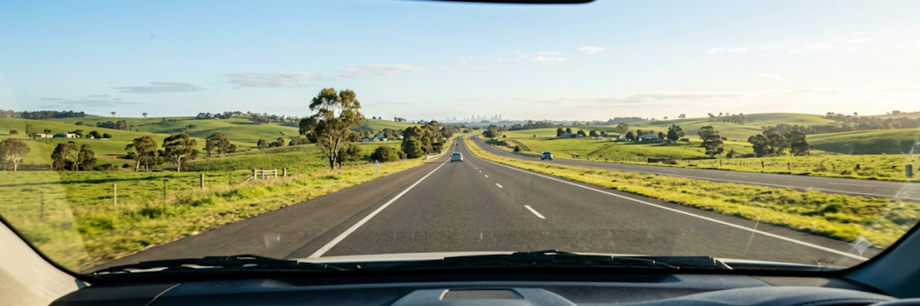 Fixed fare taxi from Woodend to Melbourne Airport